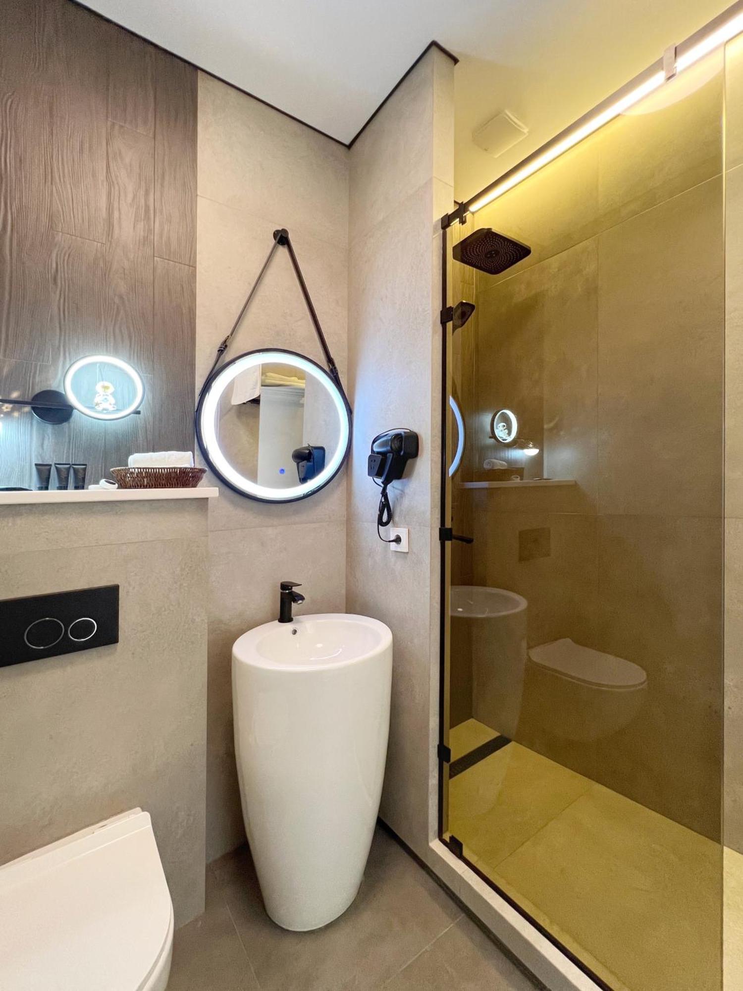 5 New Business-Class Apartments R-House Near Mega Алматы Экстерьер фото